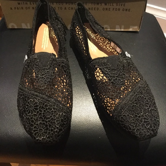 TOMS Classic Black Moroccan Crochet size:10 - Picture 2 of 7